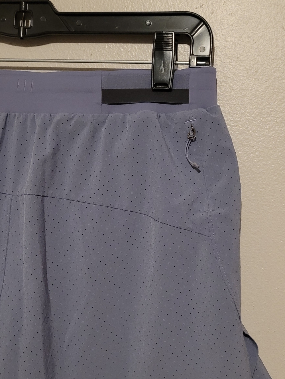 Lululemon High Rise Running Shorts - Picture 5 of 9
